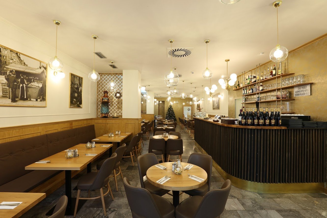 Hotel U Staré paní (At the Old Lady)