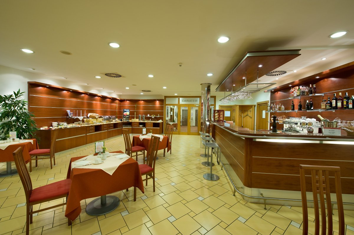 Ramada Airport Hotel Prague