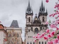 Kendinizi Bahar Neşesine kaptırın: Prag Paskalya Pazarları Rehberi 2024