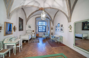 Jindřichův Hradec Castle and Chateau——哥特式绘画和文艺复兴时期的拱廊