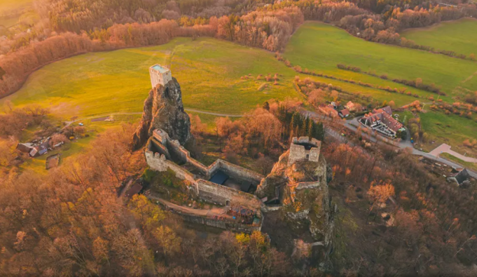 Trosky Castle