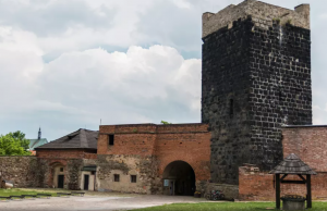 Chebský hrad – a unique example of a falcon in our territory with a unique double chapel