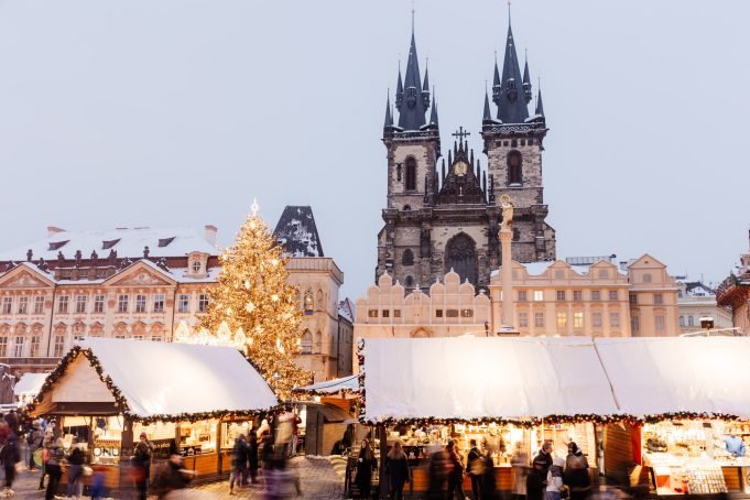 prague-christmas-photos-old-town-december-snowy- (11)