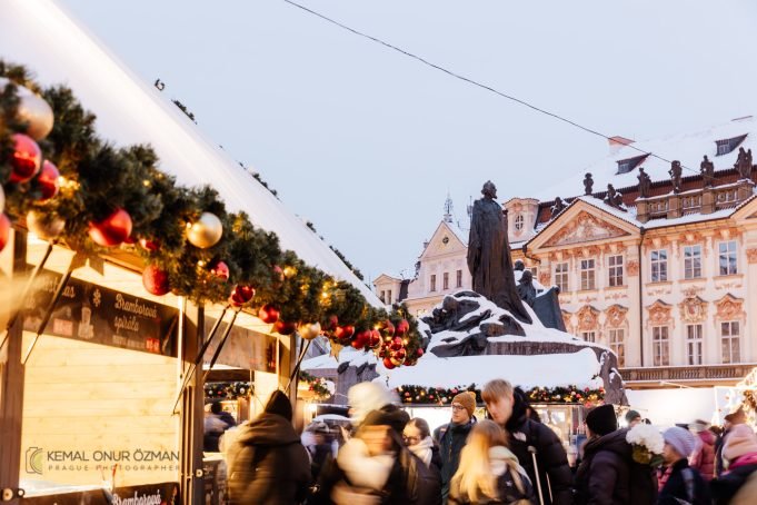 prague-christmas-photos-old-town-december-snowy- (13) Prague Christmas Old Town December Snowy