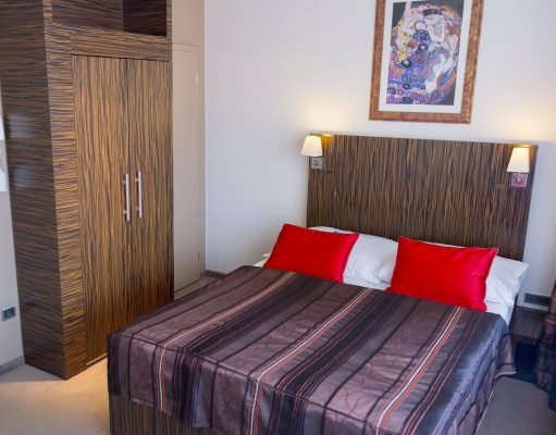 EA Hotel Crystal Palace
