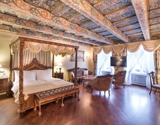 铁门套房酒店 Iron Gate Hotel & Suites