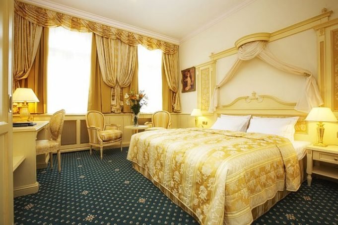 LUXURY FAMILY HOTEL Royal Palace Prague