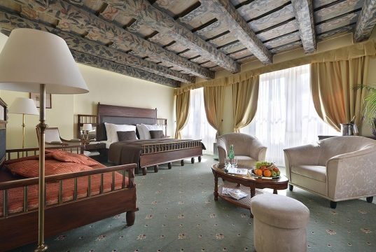 Hotel U tří pštrosů Hotel U tří pštrosů