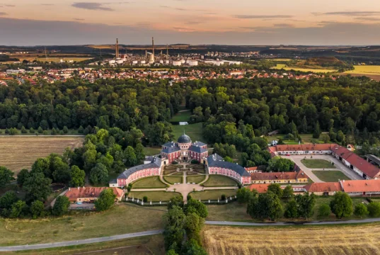 维尔特鲁西城堡 Veltrusy Castle