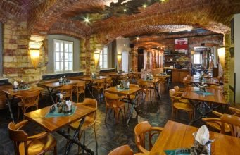 מסעדת ברדובסקי דבור Bredovský Dvůr Restaurant in Prague