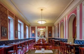 café louvre-prague-cafe