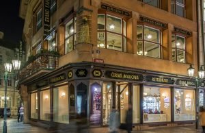 צ'רנה מדונה černá madona-prague-cafe