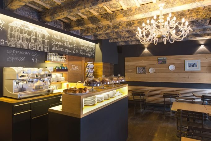 Cukrkávalimonáda Restaurant in Prgaue