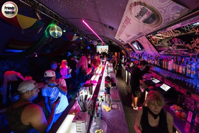 מועדון חברים-פראג-ברים friends club-prague-bars