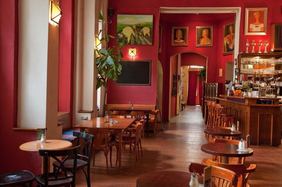 globe bookstore & café-prague-cafe