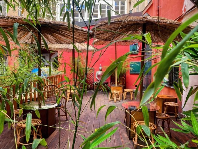 good tearoom (dobrá čajovna)-prague-cafe