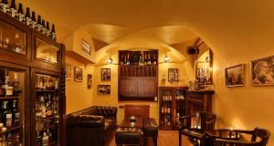 hemingway bar-prague-bars
