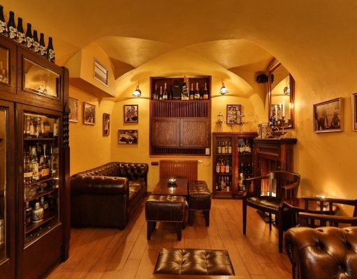 hemingway bar-prague-bars