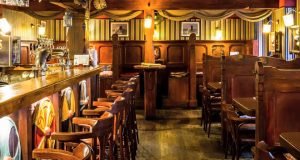 los v oslu & the belgian beer club-prague-bars