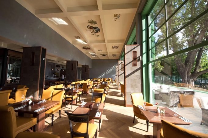 mánes restaurant1 Mánes Restaurant in Prague