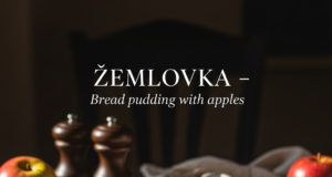 Žemlovka (Bread pudding with apples)