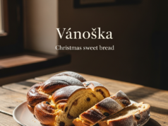 Vánočka (Christmas sweet bread) Vánočka (Christmas sweet bread)